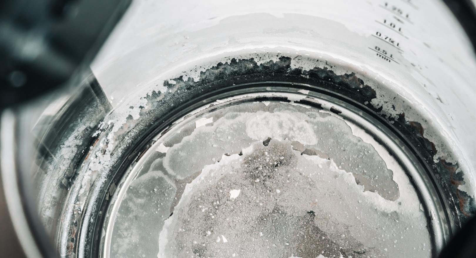 kamień w czajniku elektrycznym